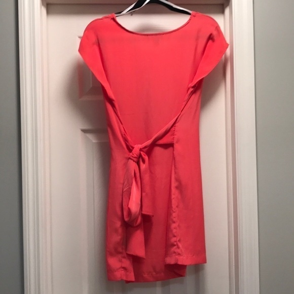 BCX Short Sleeve Tie Back Dress - Never Worn - Picture 4 of 6